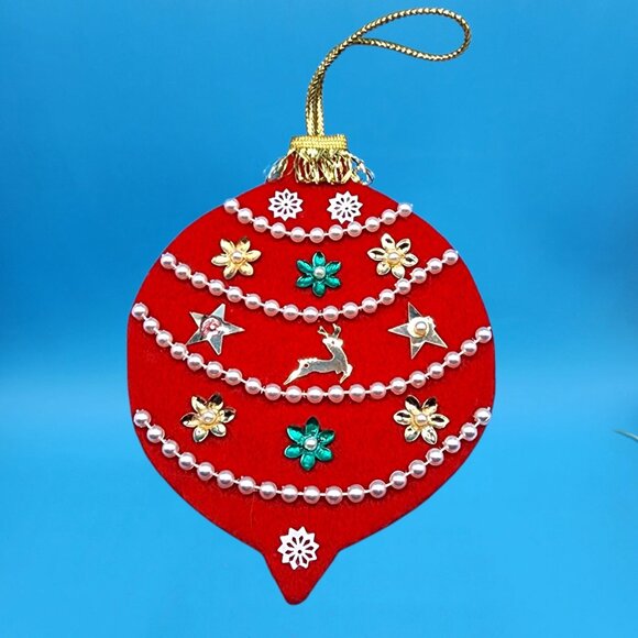 Vintage 1960s Red Felt Christmas Ornaments Beaded Bell Ball Gold Trim Set of 5 - Picture 7 of 12